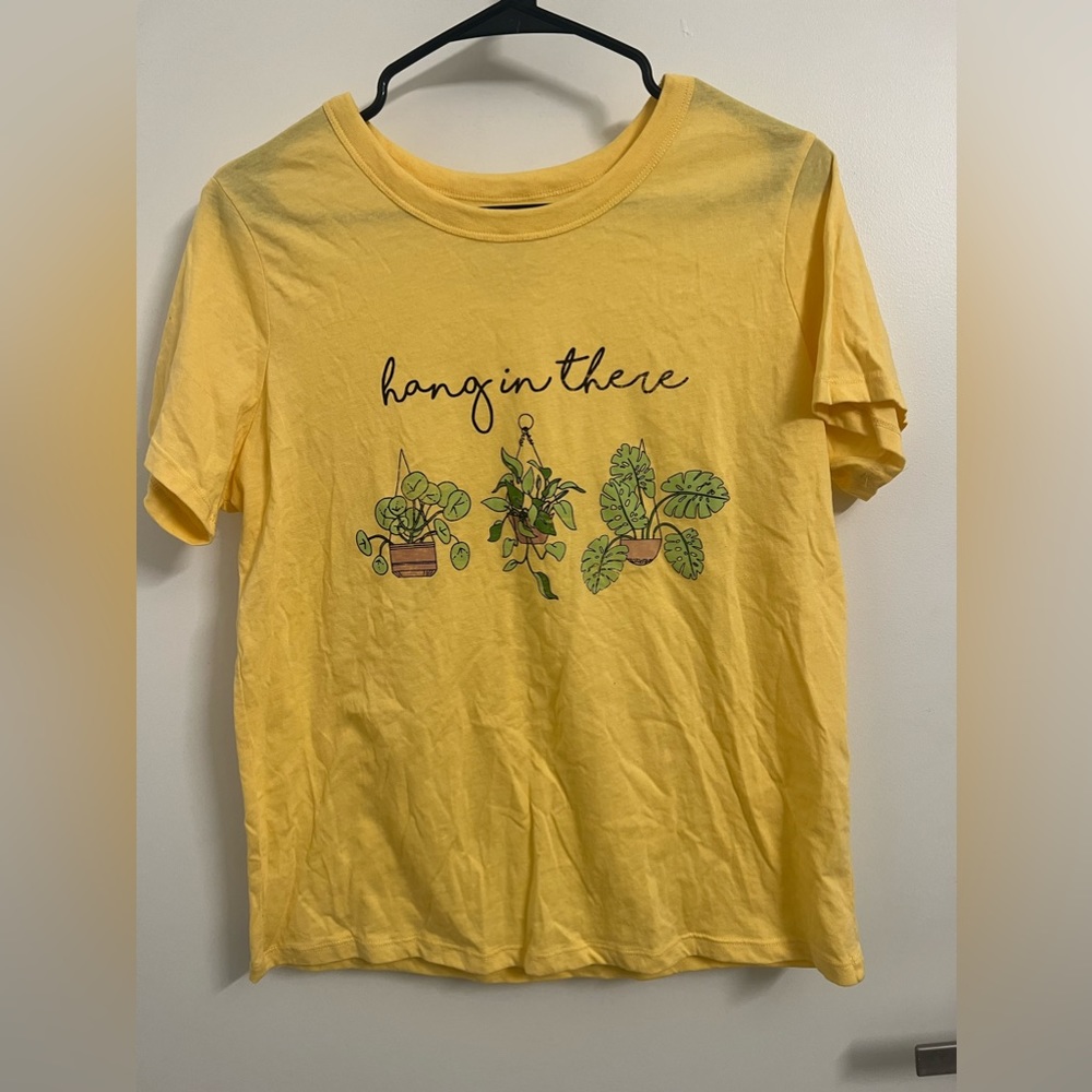 Short sleeve, plant graphic tee size M